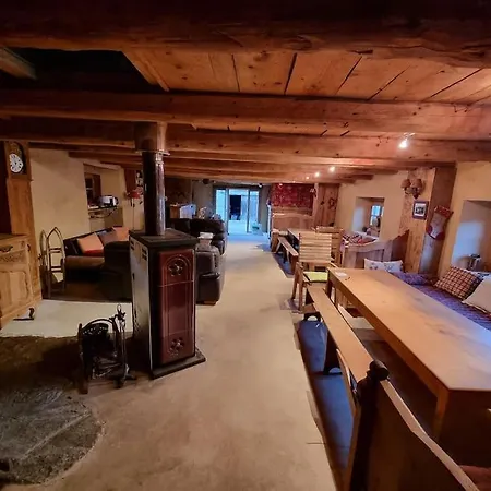 Dom wakacyjny Grange Authentique Renovee Campan