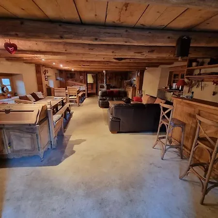 Dom wakacyjny Grange Authentique Renovee *